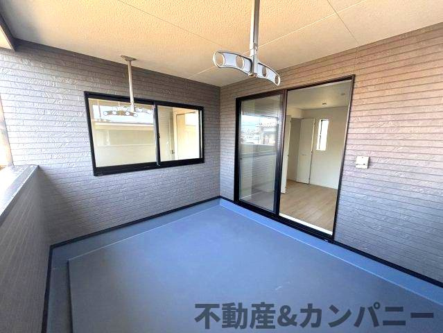 クレイドルガーデン松前町北川原第1-1号棟　伊予郡松前町大字北川原新築戸建のバルコニー|お洗濯にも便利なバルコニー付き