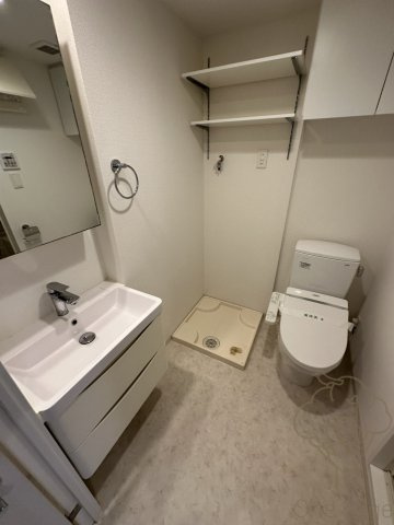 セレニテ梅田ESTの洗面所