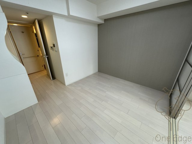 セレニテ梅田ESTの居間・リビング