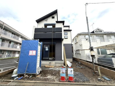 【外観】 | 【仲介手数料２７０万円が無料！】■南道路■高台■太陽光発電■耐震最高評価■制震ダンパー