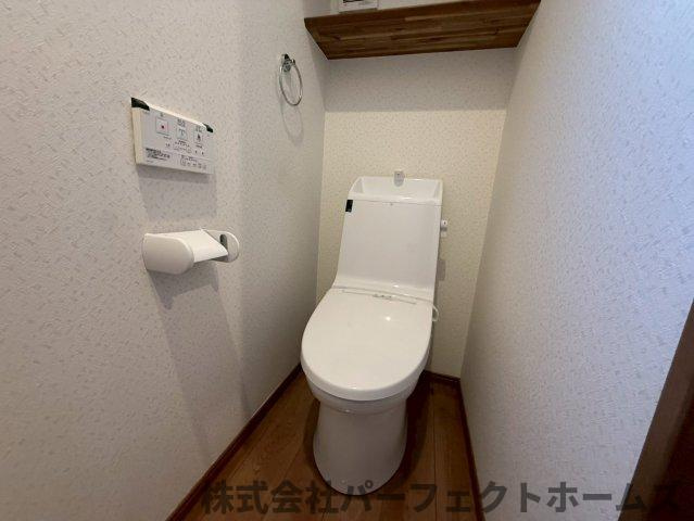 出口3丁目戸建のトイレ|コンパクトで使いやすいトイレです