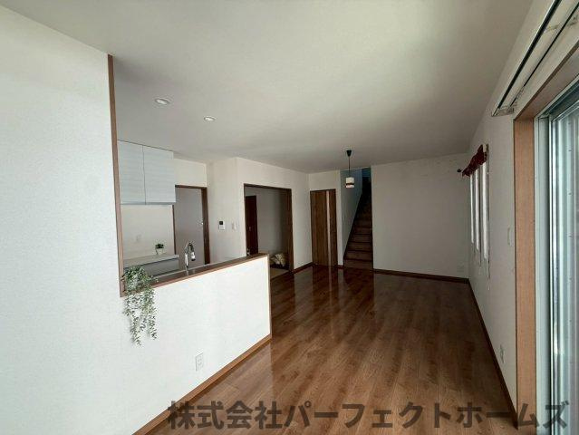 出口3丁目戸建の居間・リビング