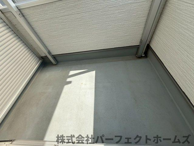 出口3丁目戸建のバルコニー|お洗濯にも便利なバルコニー付き
