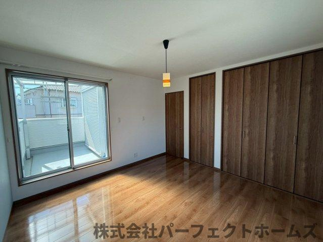 出口3丁目戸建の洋室|個人の部屋や寝室として使える洋室です