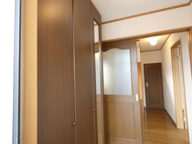 ピュアハウス（南の森）の玄関