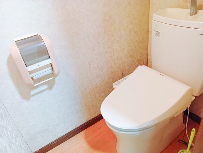 【トイレ】 | 朝霞市栄町2丁目　中古一戸建住宅（朝霞店） | 1階と2階にそれぞれトイレが設置されており、動線もスムーズ◎