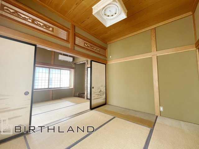 いわき市中央台飯野　中古戸建ての和室|6帖の和室は二間続きで開放的です！