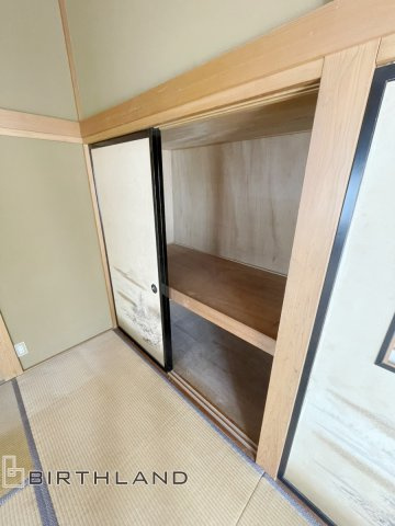いわき市中央台飯野　中古戸建ての和室|大容量の押入収納