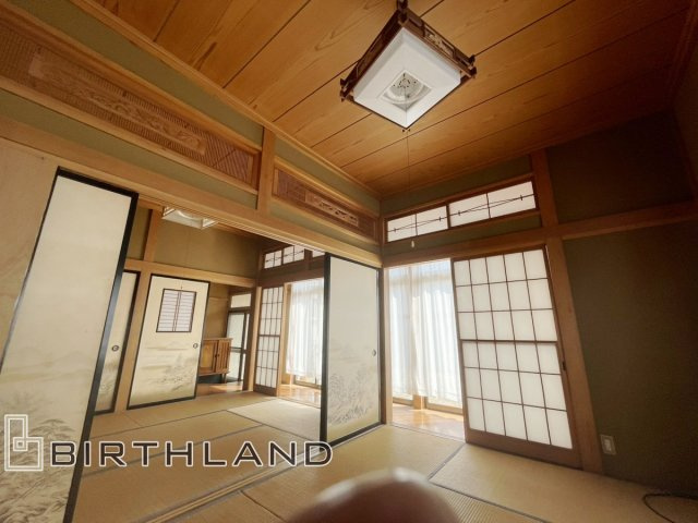 いわき市中央台飯野　中古戸建ての和室|襖や障子戸を開けると和室+縁側で更に開放的に！