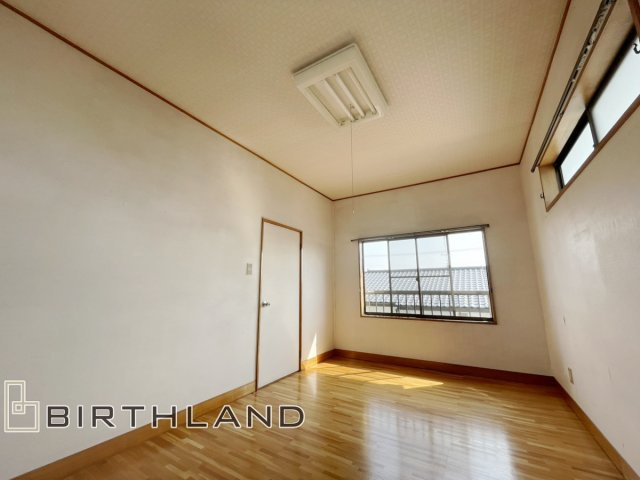 いわき市中央台飯野　中古戸建ての洋室|落ち着きのある空間で自分だけのプライベートな時間をお過ごしください！