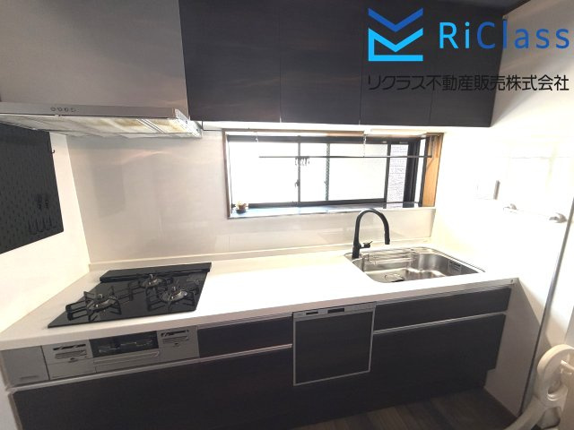 中古戸建　神戸市長田区寺池町2丁目のキッチン|キレイなシステムキッチンです