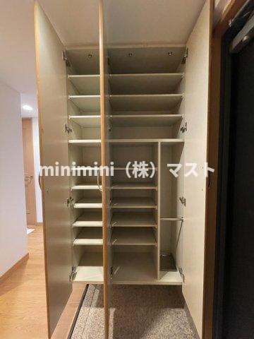 クラウンハイム西田辺の収納
