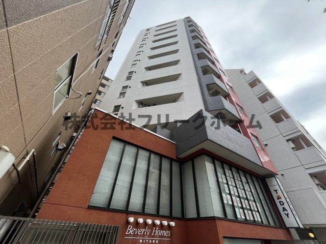 三鷹市下連雀４丁目の賃貸マンションの外観