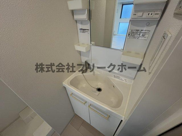 三鷹市下連雀４丁目の賃貸マンションの洗面所