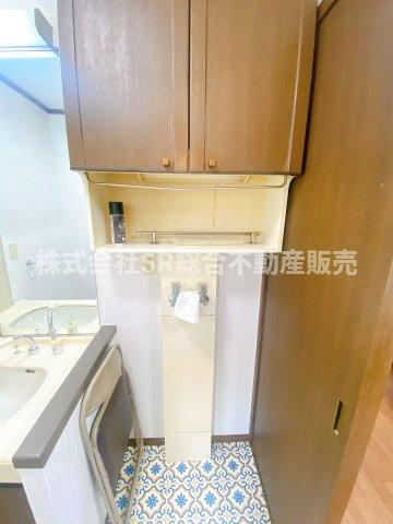 加納1丁目中古戸建の設備|室内洗濯機置場+洗剤等をしまえる収納もあります！