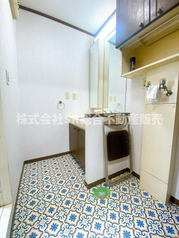 加納1丁目中古戸建の脱衣所|室内洗濯機置場もあり清潔感のある脱衣場です！
