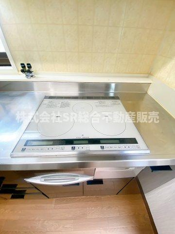 加納1丁目中古戸建のキッチン|IH3口コンロ、グリル付きです！