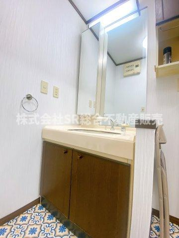 加納1丁目中古戸建の独立洗面台|朝の身支度には欠かせない独立洗面化粧台
