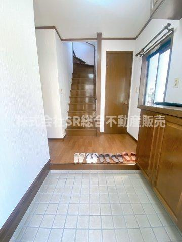 加納1丁目中古戸建の玄関|玄関にはシューズボックスもあり広くて使いやすいです！