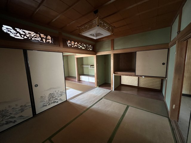 津山市加茂町中古住宅6DKの和室|続き間　和室6畳