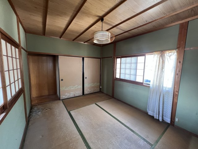 津山市加茂町中古住宅6DKの和室|2階和室6畳北側