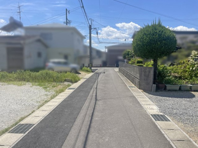 【前面道路含む現地写真】 | 鈴鹿市稲生塩屋３丁目 | 前面道路