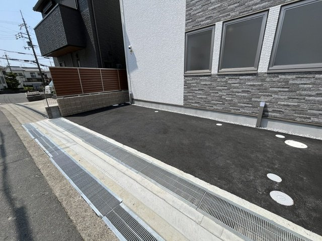 ラモーナ半田の駐車場