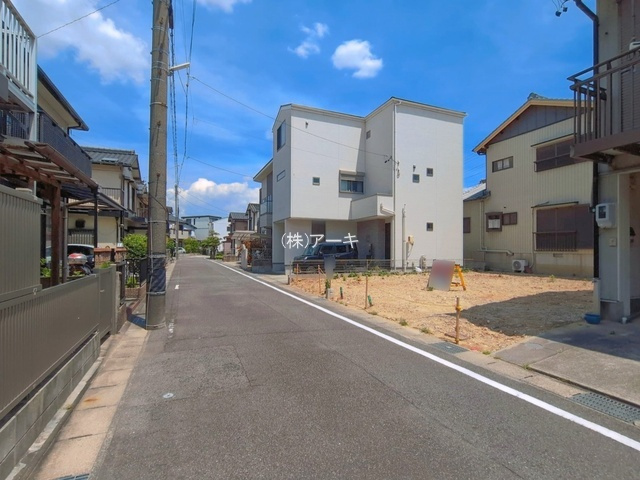 刈谷市一ツ木町落合6番70、6番94『仲介手数料無料』新築戸建ての前面道路含む現地写真