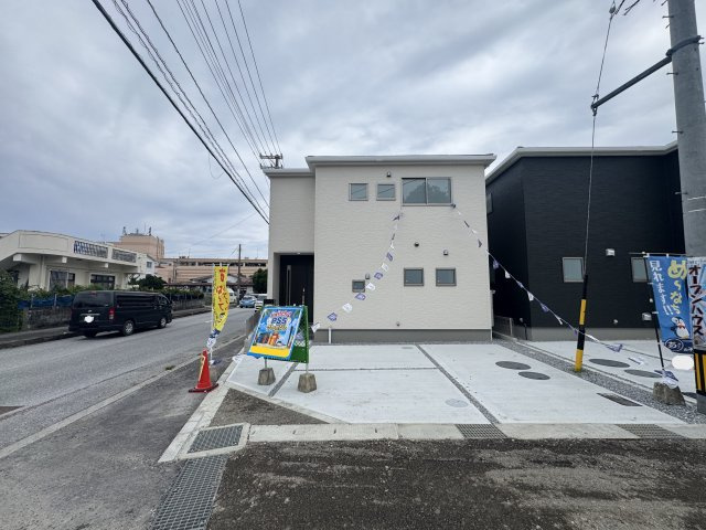 うるま市前原（全10棟）1号棟の外観|1号棟　並列駐車2台可♪