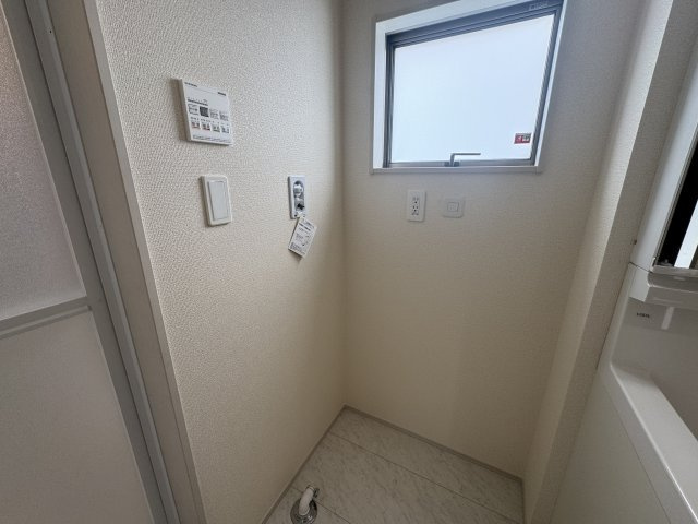 うるま市前原（全10棟）1号棟のランドリースペース|1号棟　洗濯機置き場♪