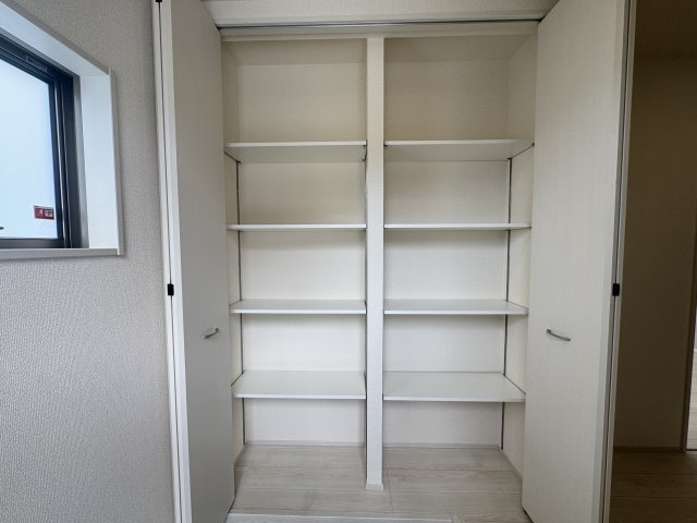 うるま市前原（全10棟）1号棟の玄関|1号棟　十分な収納付き玄関♪