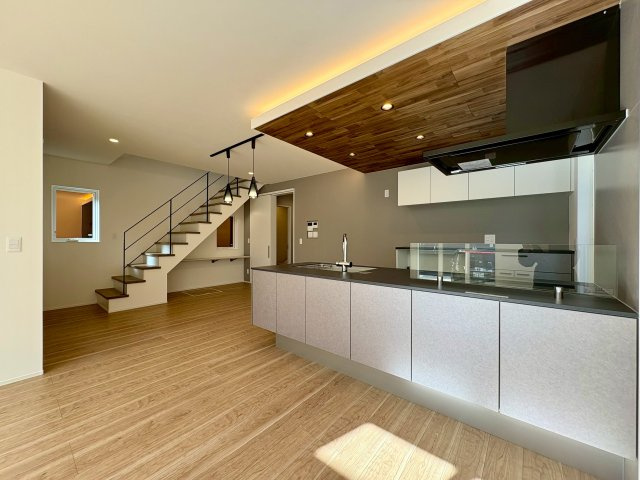 【LDK22帖超】高知市小津町4号地　新築一戸建て