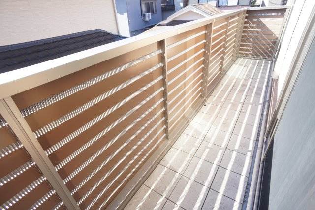 すみれテラスＦ棟のバルコニー