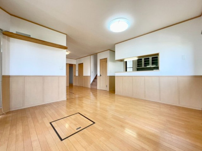 【居間・リビング】 | 高槻市岡本町　中古戸建
