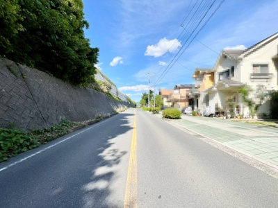 【前面道路含む現地写真】 | 高槻市岡本町　中古戸建