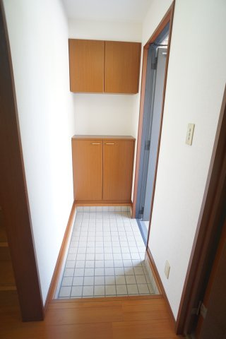 すみれテラスＤ棟の玄関