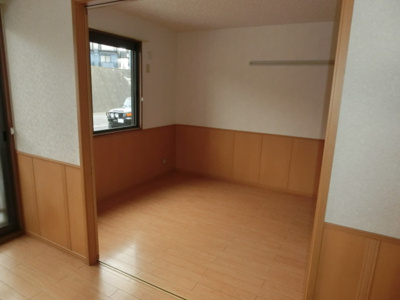【寝室】 | エスコルタ東台 | 南側洋室
