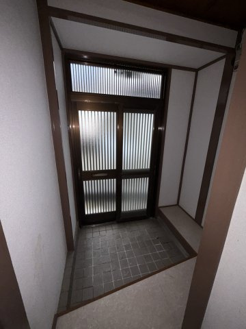 板宿町3丁目戸建の玄関