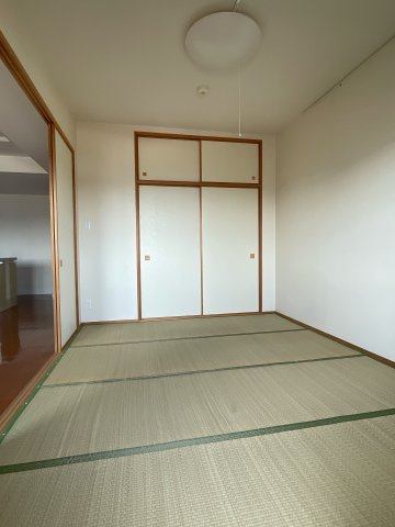 アルファステイツ神辺の和室