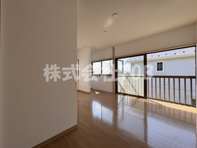 【洋室】 | 成嶋邸-定期借家2年・再契約型- | 2F　洋室8帖①