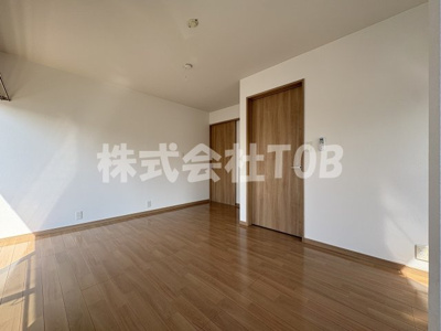 【洋室】 | 成嶋邸-定期借家2年・再契約型- | 2F　洋室8帖①
