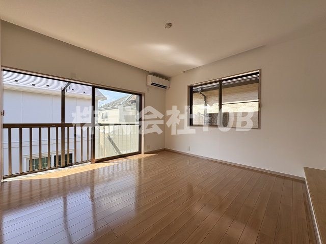 【洋室】 | 成嶋邸-定期借家2年・再契約型- | 2F　洋室8帖②