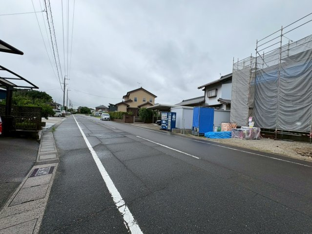 リーブルガーデン　各務原市川島小網（川島スポーツ公園西）　全4区画分譲の前面道路含む現地写真|「現地（2026年7月3日）撮影」　
■前面道路　
■ヤマダ不動産　株式会社リライフ