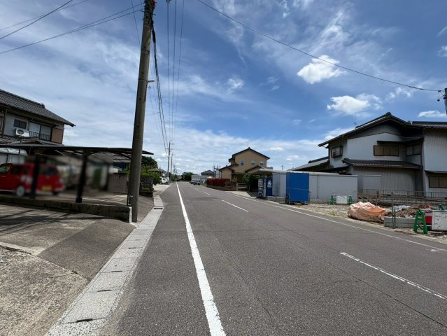 リーブルガーデン　各務原市川島小網（川島スポーツ公園西）　全4区画分譲の前面道路含む現地写真|「現地（2026年6月9日）撮影」　
■前面道路　
■ヤマダ不動産　株式会社リライフ