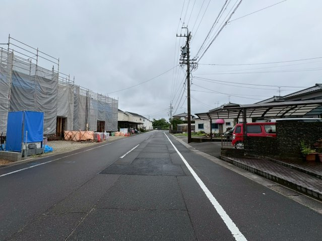 リーブルガーデン　各務原市川島小網（川島スポーツ公園西）　全4区画分譲の前面道路含む現地写真|「現地（2026年7月3日）撮影」　
■前面道路　
■ヤマダ不動産　株式会社リライフ