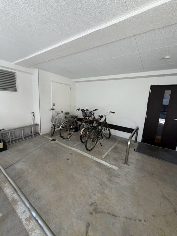 セイザンコート(SEIZAN COURT)の駐車場