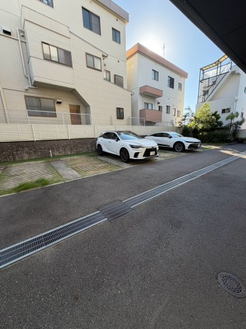 セイザンコート(SEIZAN COURT)の駐車場