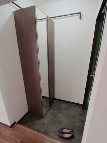 御堂マンションの玄関
