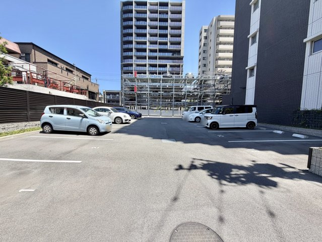 プレサンスロジェ千種の駐車場|駐車場