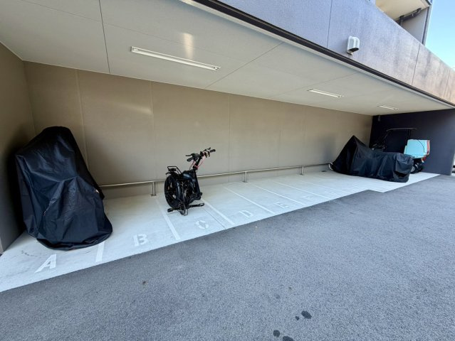 プレサンスロジェ千種のその他共用部分|バイク置場